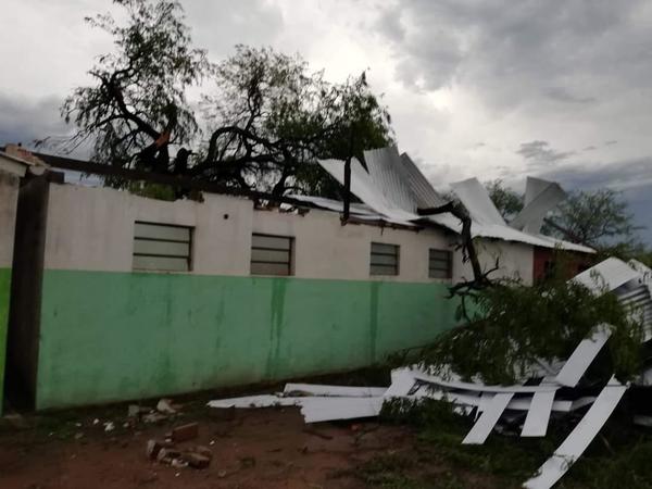 Temporal en el Chaco dejó varias casas dañadas y un colegio destruido - ADN Paraguayo