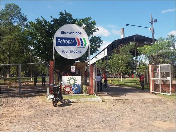 Imputan a gerente de Petropar y a funcionarios por contaminación de río Tebicuarymí