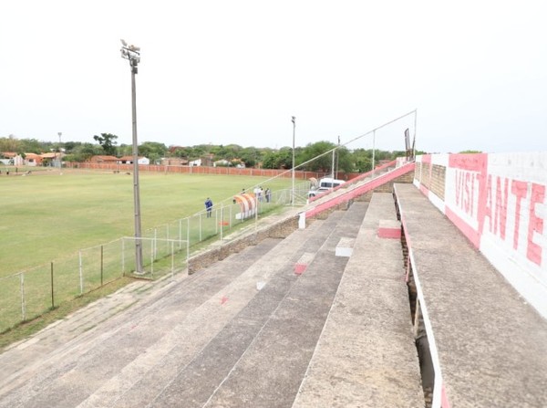 Cuatro días de intensos recorridos a clubes del ascenso - APF