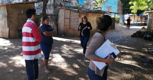 La Nación / Denuncian que damnificados ocupan predio para calle, pese a baja del río