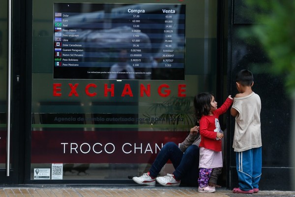 Argentina suma un millón de niños como beneficiarios de un subsidio social - MarketData