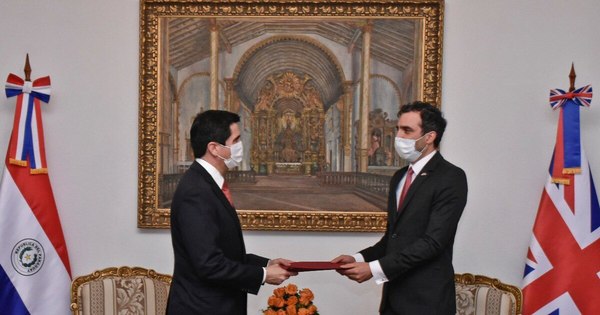 La Nación / Nuevo embajador de Reino Unido se presentó ante el canciller