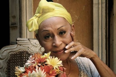 HOY / Omara Portuondo, la Diva del Buena Vista, celebra 90 años desde el escenario