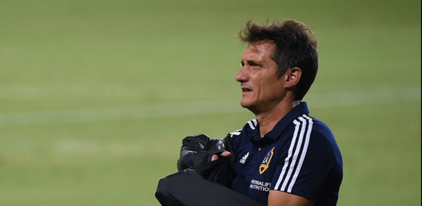 LA Galaxy despide al DT Guillermo Barros Schelotto