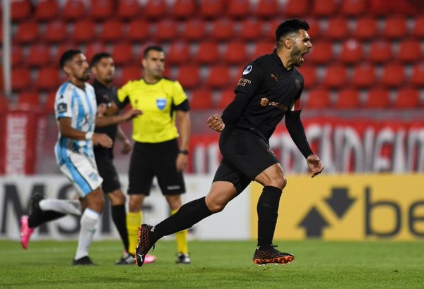 Romero pone a Independiente un paso al frente