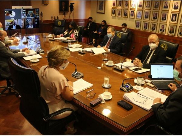 CSJ intima pago de 13 mil millones a gremio de notarios