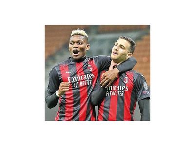 Milan y Leicester siguen invictos en Europa League