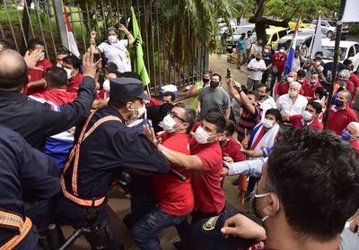 Los funcionarios de IPS logran acuerdo de pago - Nacionales - ABC Color