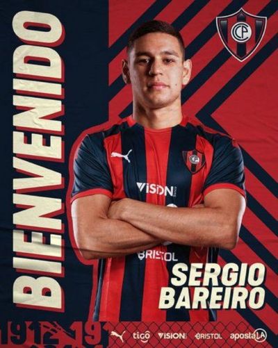 El campeón presenta a su nuevo refuerzo