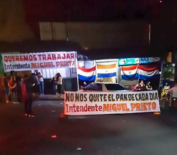 Por VENGANZA POLITICA quieren DESALOJAR a casilleros en CDE