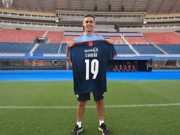 Cerro presentó al refuerzo que vestirá la camiseta que dejó Churín