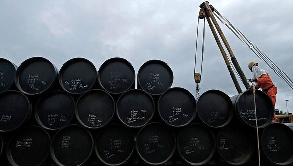 Se profundizó la baja del barril de petróleo