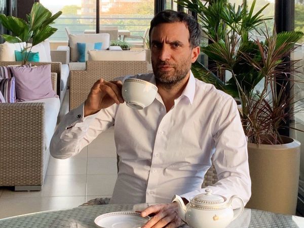 Ofreció su hija soltera al nuevo embajador británico