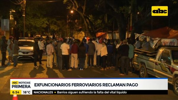 Exfuncionarios ferroviarios reclaman pago - ABC Noticias - ABC Color