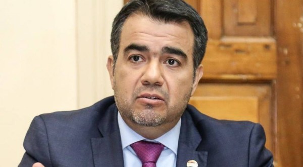 Funcionarios públicos seguirán con mismo salario, pero sin pagos adicionales