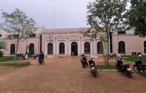 Por millonario daño patrimonial: Contraloría denuncia a intendente de Concepción