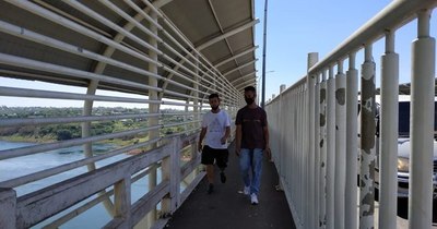 La Nación / CDE: moderado ingreso de brasileños tras abrirse paso peatonal
