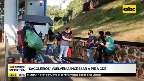 Sacoleiros vuelven a ingresar a pie a Ciudad del Este - ABC Noticias - ABC Color