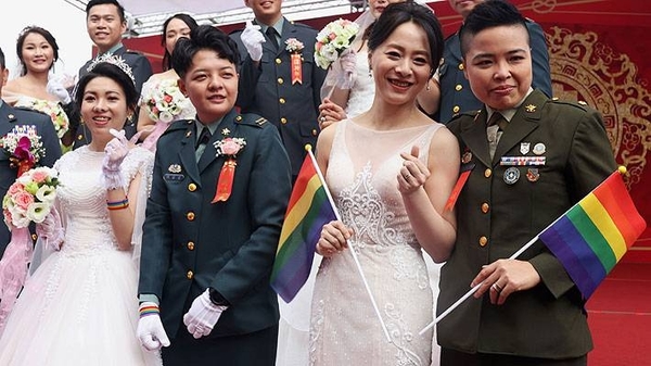 HOY / Un "sí, quiero" histórico: primera boda homosexual en el Ejército de Taiwán