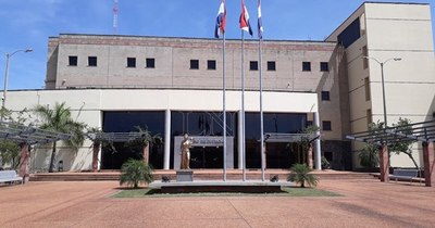 La Nación / Dictan sentencia bilingüe en un juicio sobre asistencia alimenticia