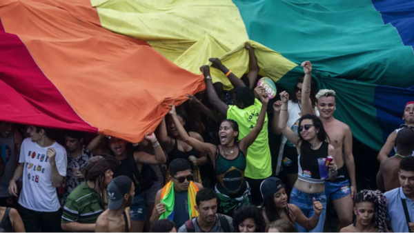 HOY / Organizaciones LGBTI de Brasil celebran el respaldo del Papa a homosexuales