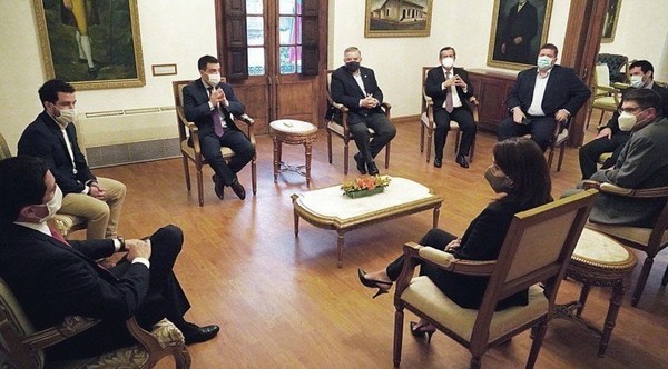 Analizan eliminar visado de pasaportes a ciudadanos americanos a fin de potenciar turismo