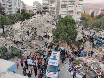 Un terremoto en el Egeo causa al menos 14 muertos