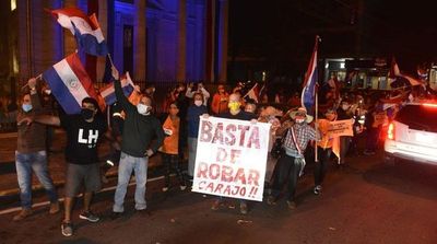 Elevan a juicio causa por supuesta violación de cuarentena contra la dirigente social Esther Roa - Nacionales - ABC Color