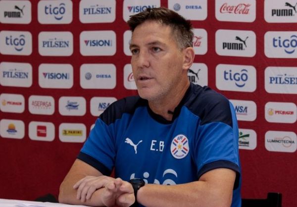 Paraguay da a conocer lista de futbolistas del exterior