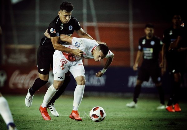 El '12' aguantó y rescató un empate de su visita a Nacional