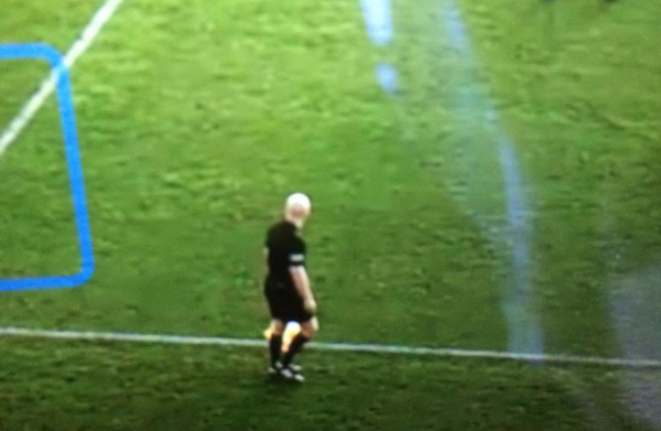 Inteligencia Artificial: Cámara confundió al balón con un árbitro calvo durante casi todo el juego. | OnLivePy
