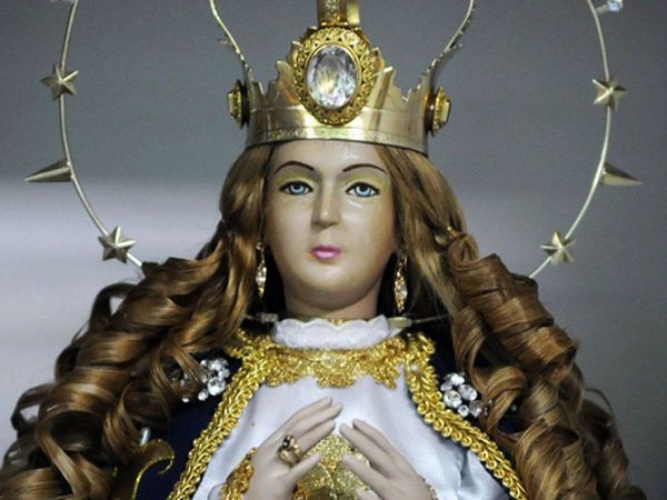 En el nombre de la Virgen