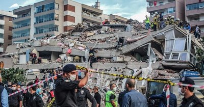 La Nación / Grecia y Turquía, sacudidos ayer por fuerte terremoto