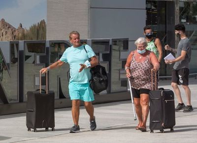 Turismo internacional cae 70% y restricciones siguen afectando a todas las regiones