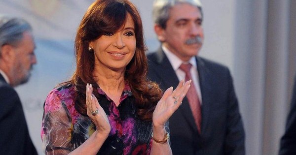 La Nación / Jueza argentina desestima causa por enriquecimiento ilícito contra Kirchner