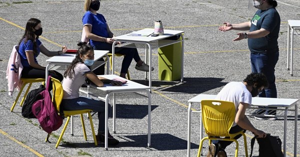 La Nación / Gremio de directores pide a la Justicia que anule vuelta presencial a colegios