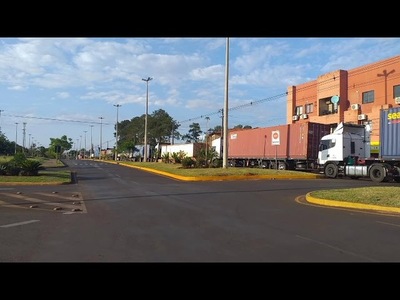 CAMIONEROS COPAN AVENIDA IRRAZÁBAL , EN RESPUESTA A BLOQUEO DE PASEROS