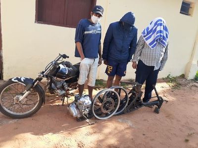Detienen a robamotos y recuperan partes de motocicletas en Carapeguá - Nacionales - ABC Color