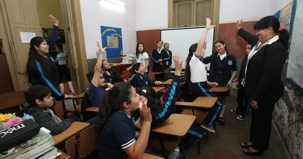 La Nación / Vuelta a las aulas: 20.000 estudiantes volverán al colegio, según Cano