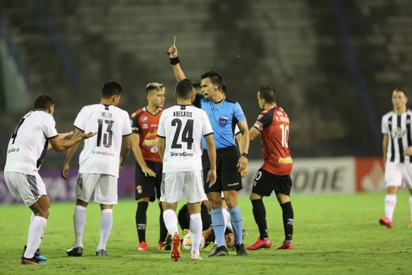 Libertad rescindirá con dos 'mimados' de Ramón Díaz