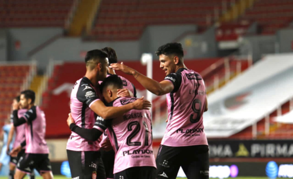 HOY / Necaxa, con un paraguayo gana al Toluca en el torneo charro