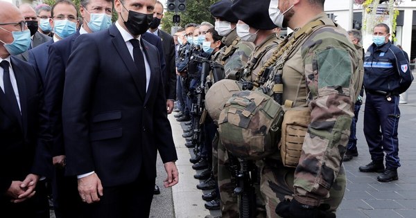 La Nación / Macron intenta rebajar la tensión con el mundo musulmán, pero denuncia “manipulaciones”