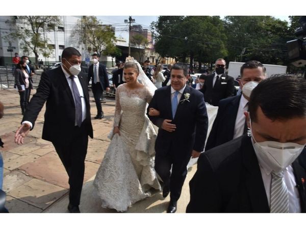 Esposo de Sol Cartes, sobreseído tras abonar ínfima suma