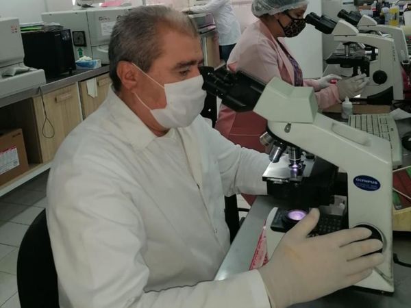 Cara a cara con el virus en los laboratorios