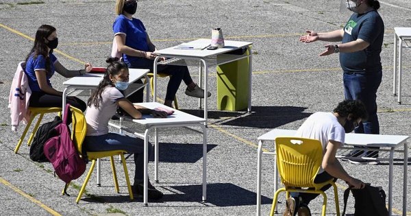 La Nación / Anuncian el regreso de 20 mil estudiantes a las aulas el lunes
