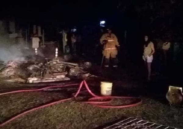 Hombre muere calcinado en su vivienda - Noticiero Paraguay