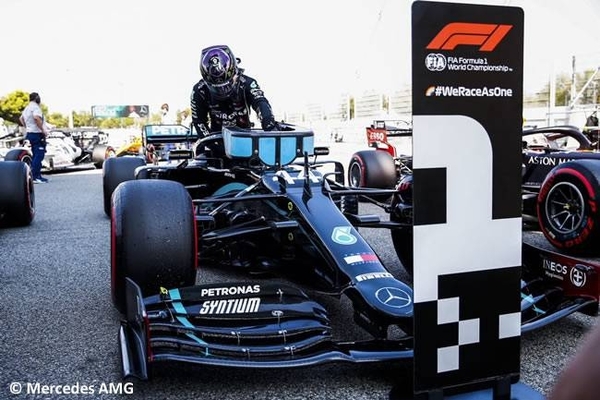 HOY / F1: Hamilton vuelve a ganar en Italia, se acerca a su séptimo título y consagra al equipo Mercedes