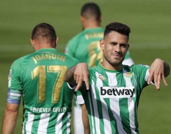 Tonny Sanabria abre el camino del triunfo para Betis
