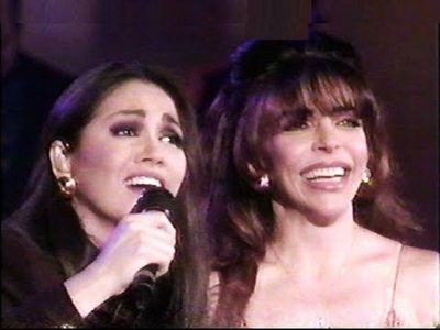 Ana Gabriel y Verónica Castro serían "más que simplemente amigas"