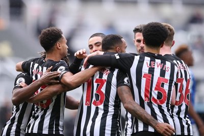 El Newcastle de Miguel Almirón se repone con un triunfo